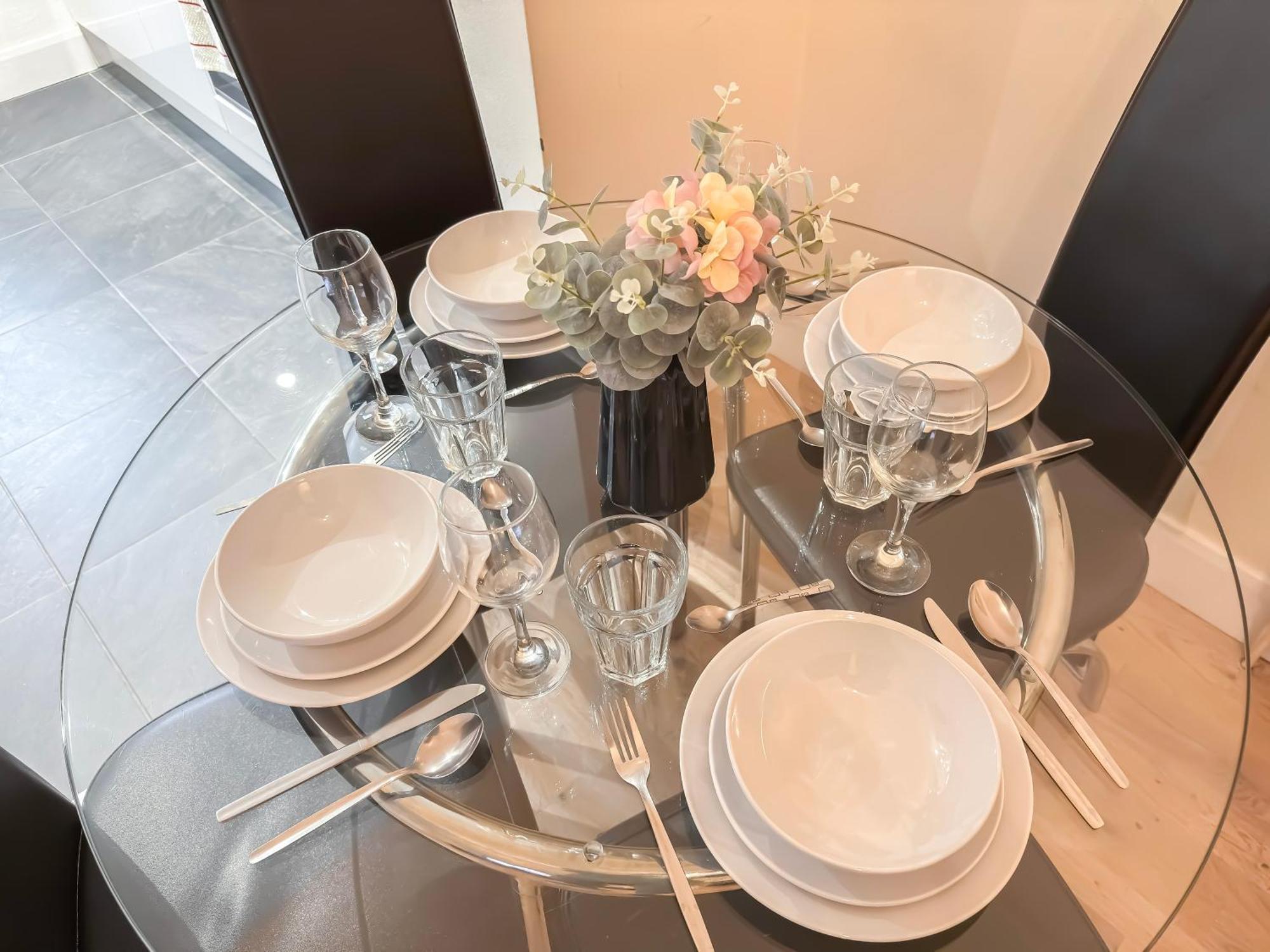 1-Bedroom Flat With Small Garden & Paid Parking In Finsbury Park, Highbury Londen Buitenkant foto